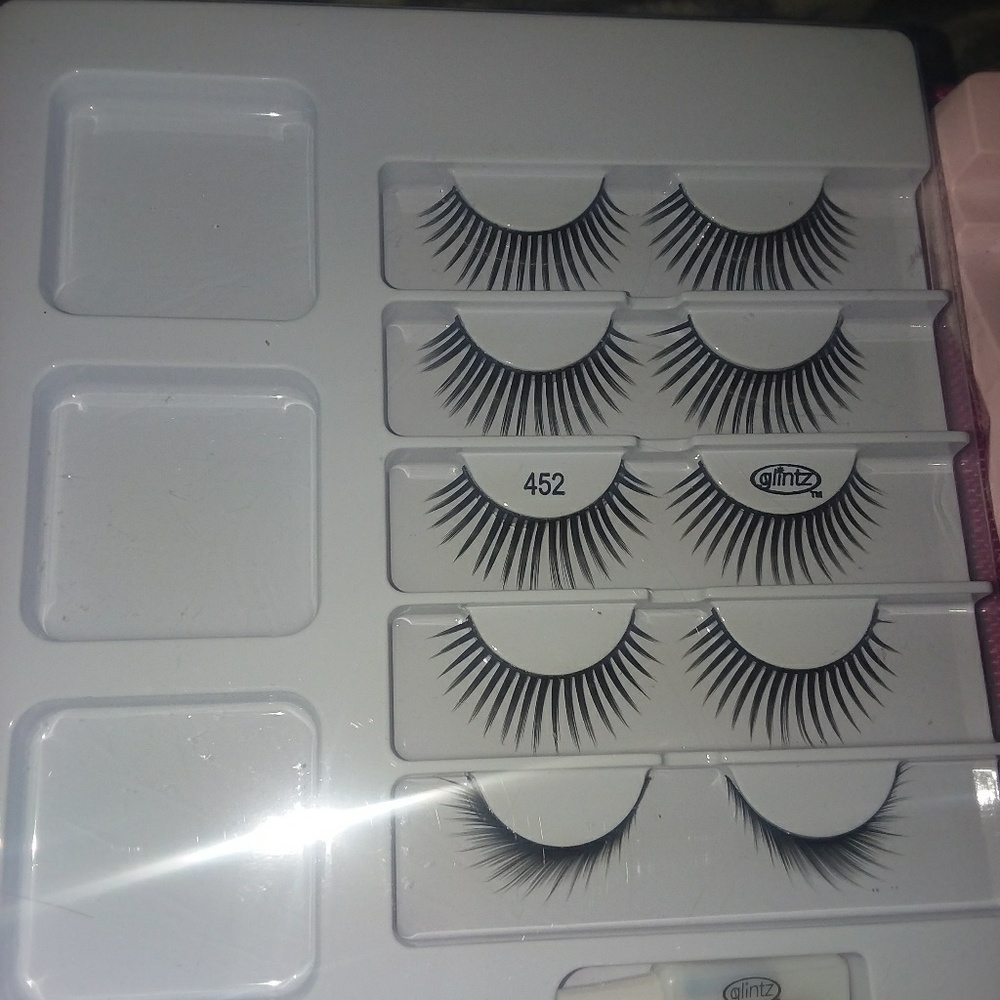False Eyelashes - Picture 6 of 6
